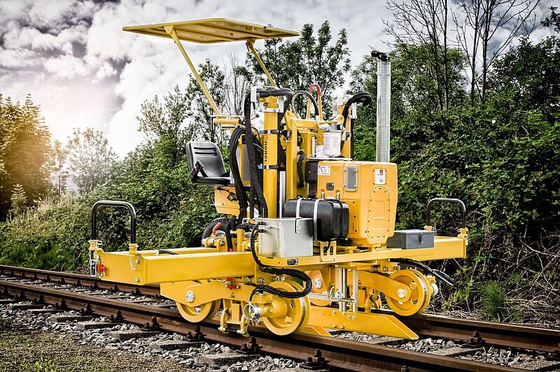 High-efficiency On-track and Off-track Railway Equipment for modern rail projects